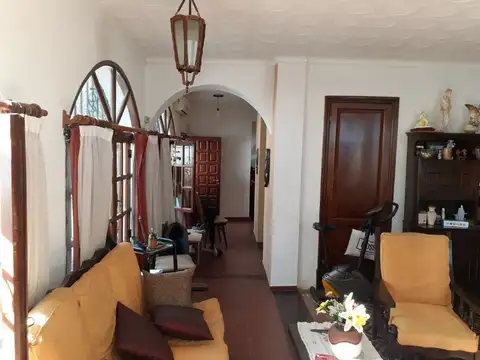 Casa en Venta con 3 cocheras