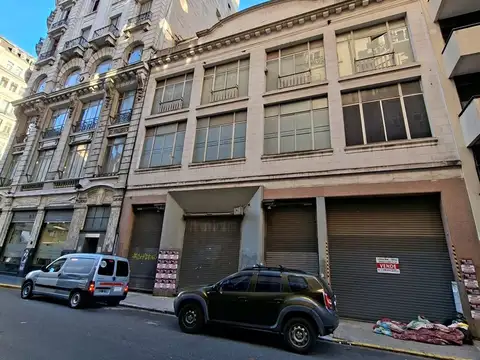 Edificio en Block, Entrada de camiones, 3 niveles, Congreso, Lote propio