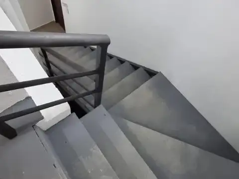 Oficina 5 ambientes con 2 baños
