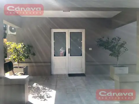 PILAR LA LEGUA  EXCELENTE CASA DISEÑO TRADICIONAL  VENTA U$D 355.000.-