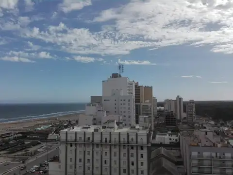 NECOCHEA 4 AMBIENTES Y COCHERA