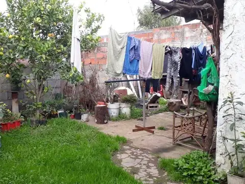 Casa 3 ambientes con 1 baño
