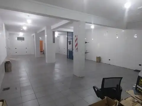 Inmueble de Local 190m2 en P.B. y Oficinas 180m2 en P.A. todo destino
