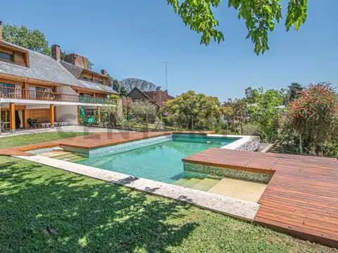 Casa en Venta con 1 cochera