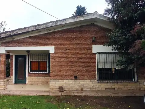 Casa 3 ambientes con gran parque | General Las Heras