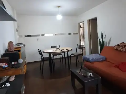 DEPARTAMENTO 3 DORMITORIOS. ESCALERA