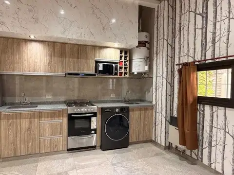 Casa 2 ambientes con 2 baños