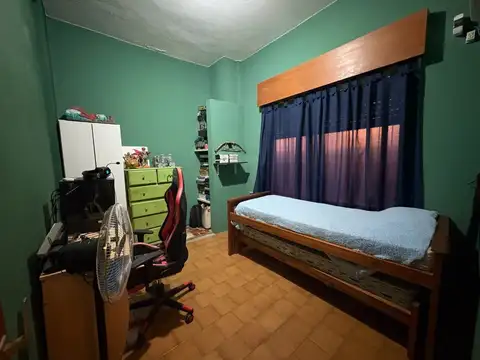 VENTA CASA 4 AMB CON COCHERA, JARDIN Y PILETA