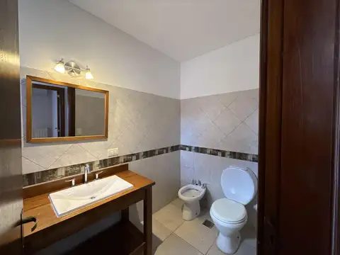 Casa en Venta con 4 cocheras
