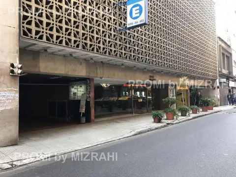 Venta de 44 Cocheras en Block