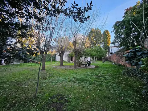 Lote 18 x 55 sobre Av R. Lopez