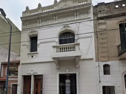 Muy lindo PH de 3 amb con patio y dependencia