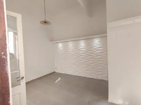 Depto Tipo Casa en Venta 70 años