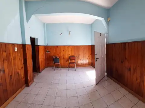 Casa 6 ambientes con 2 baños