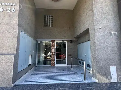 AV.RIVADAVIA 15292 3º B  c/ Cochera