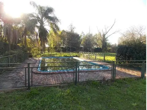VENDO CASA QUINTA ESTILO ANTIGUO CON AMPLIO LOTE Y EXCELENTE