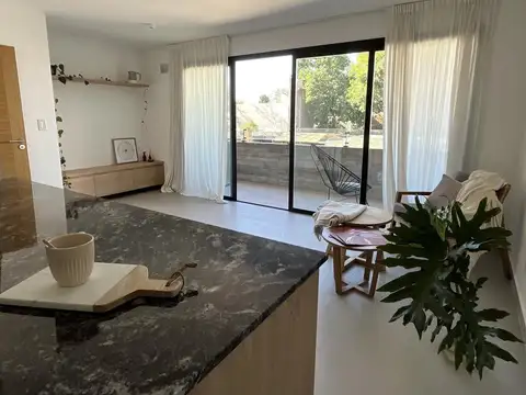 Departamento en venta, Morón, dos ambientes con balcón