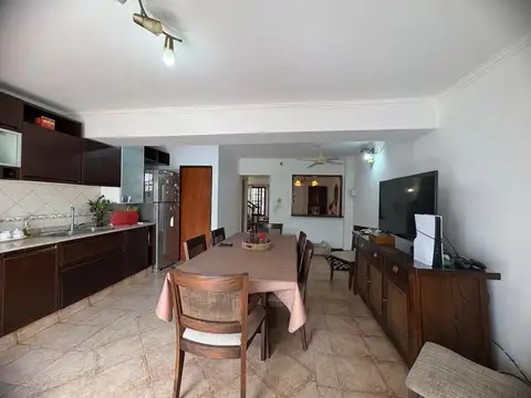 Depto Tipo Casa 3 ambientes con 2 baños