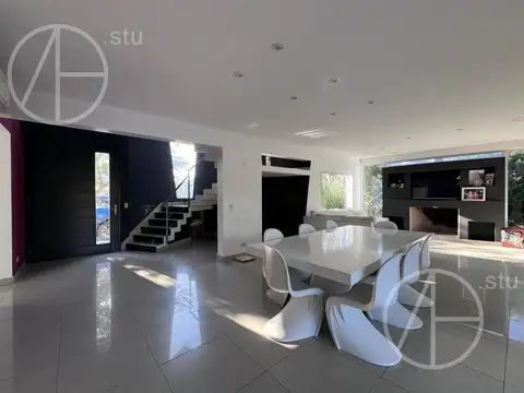 Casa 4 ambientes con 3 baños