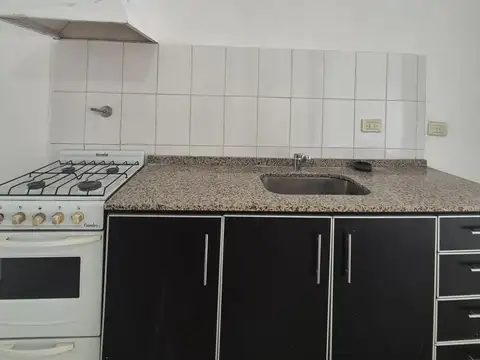 Depto Tipo Casa en Alquiler en Caseros, $ 470.000