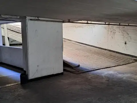 VENTA - COCHERA C/BAÑO Y ACENSOR - SAN NICOLAS