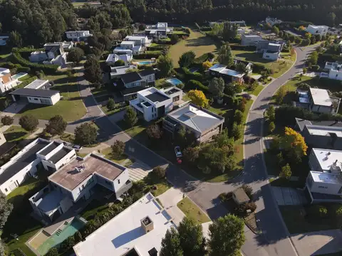 Casa en venta en barrio Arenas del Sur