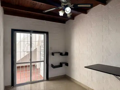 Depto Tipo Casa en Venta en Tolosa, USD 59.000