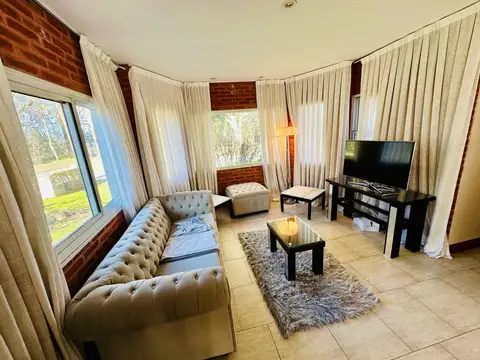 Casa en Venta en Solar Del Bosque, USD 250.000