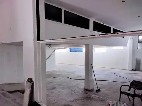 Ramon Falcon 7200, Piso 1