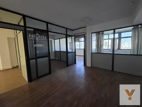 Oficina en venta - 4 Despachos - Microcentro 