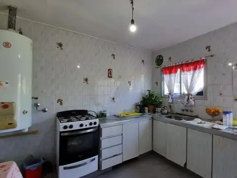 Casa 3 ambientes con 1 baño