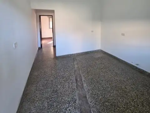 Depto Tipo Casa en Alquiler en Moron, $ 340.000