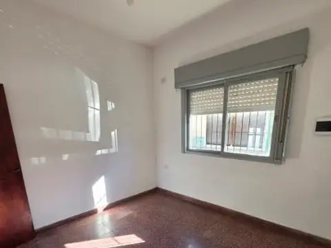 Depto Tipo Casa en Alquiler de 2 ambientes