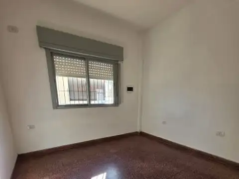 Alquiler Dos Ambientes con Patio en Moron