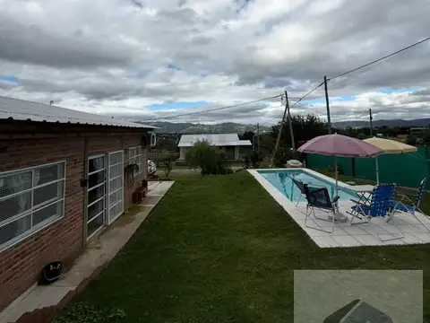 Casa 6 ambientes con 1 baño