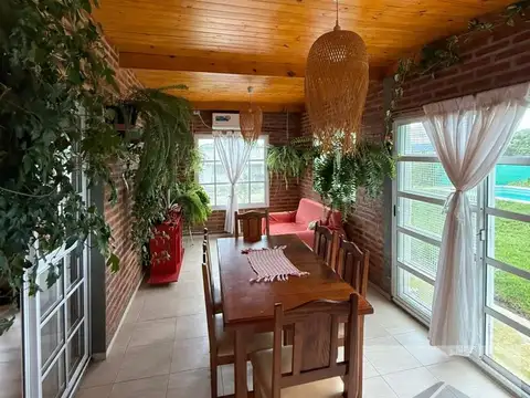 Casa en Venta con 2 cocheras