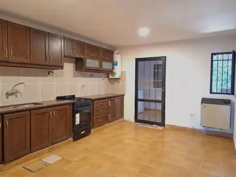 Casa 5 ambientes con 1 baño