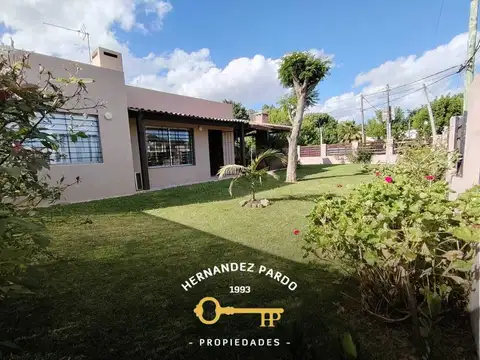 PH muy buen estado, con hermoso jardín, Solymar Norte.