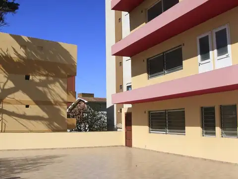 Edif. VENTA/16Dptos 3Amb./26 Coch/Quincho/Parr/Pile.V.GESELL