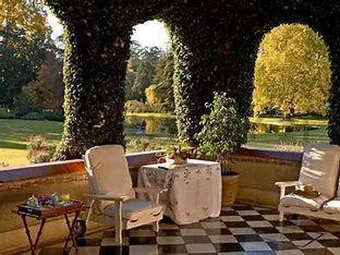 Avenida Pereda , Piso 0