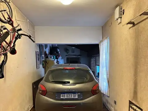 Casa en Venta con 4 cocheras