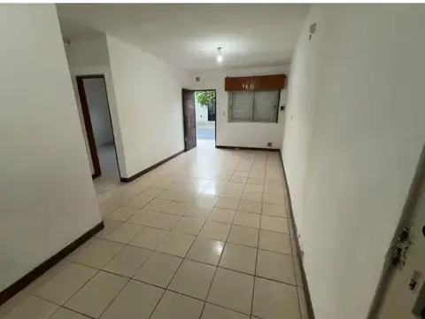 Alquiler de casa Pta Baja para oficinas o estudiante