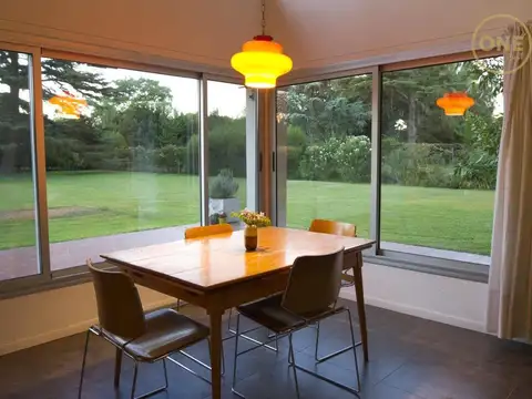 Casa 5 ambientes con 2 baños
