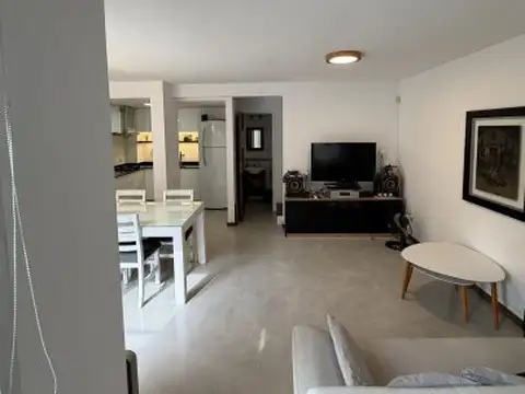 Casa Triplex de Pasillo 2 dormitorios - 1 de Mayo 2100