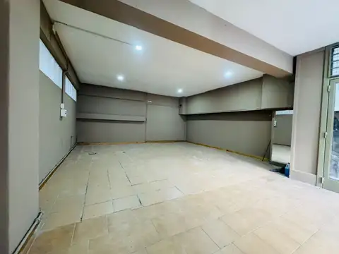 Local en Venta 49 años