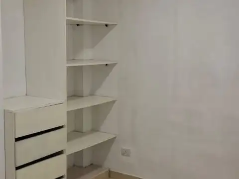 Departamento en Alquiler en Barrio Naón, $ 700.000