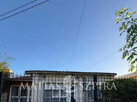 Casa 4 ambientes en Castelar