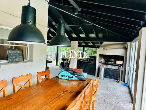 Casa 5 ambientes con 3 baños