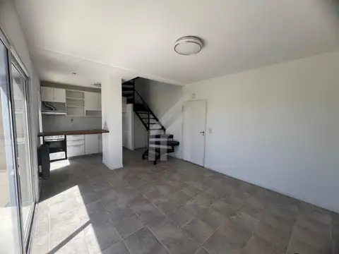 Departamento en Alquiler con 1 cocheras
