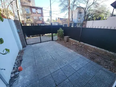 Depto Tipo Casa en Alquiler de 3 ambientes